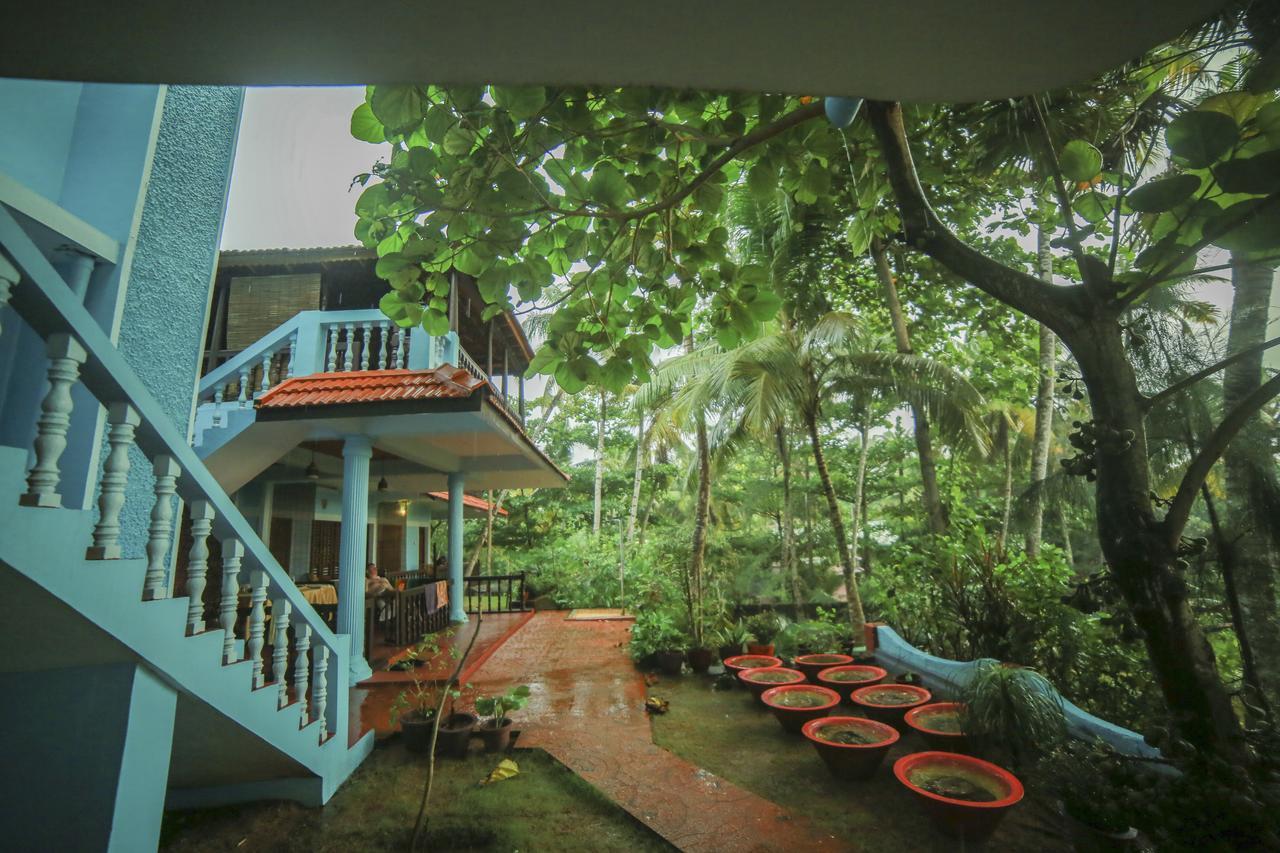 Varkala Marine Palace Esterno foto