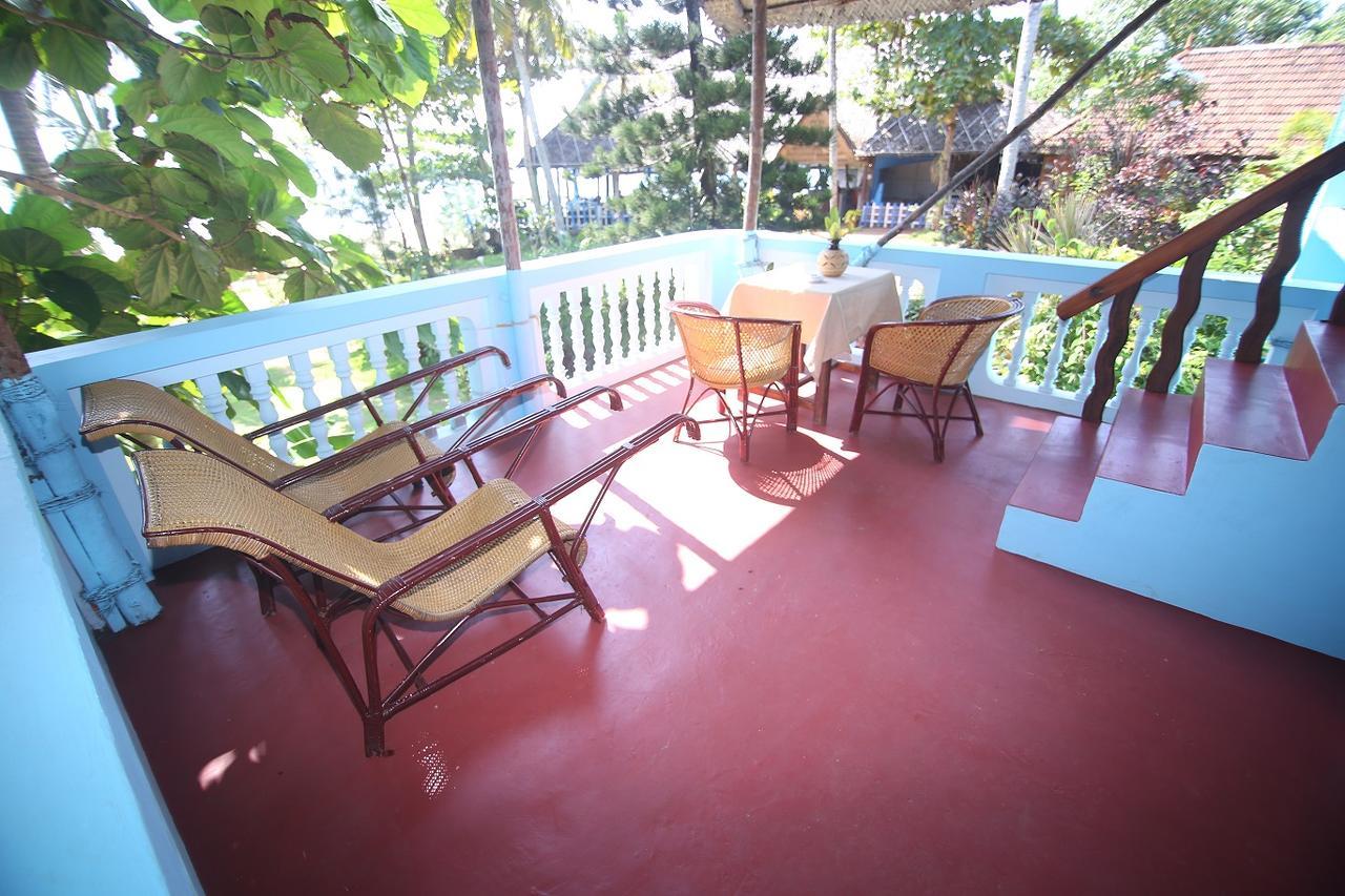 Varkala Marine Palace Esterno foto